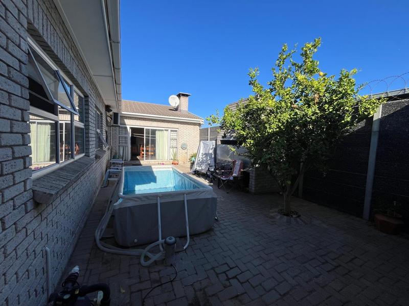 To Let 4 Bedroom Property for Rent in Brackenfell South Western Cape